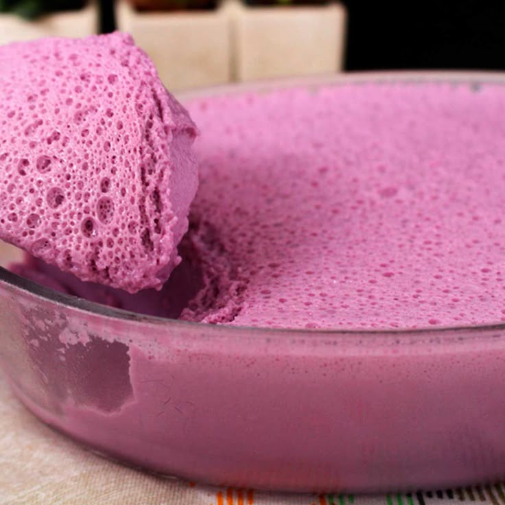 Gelatina de morango com creme de leite